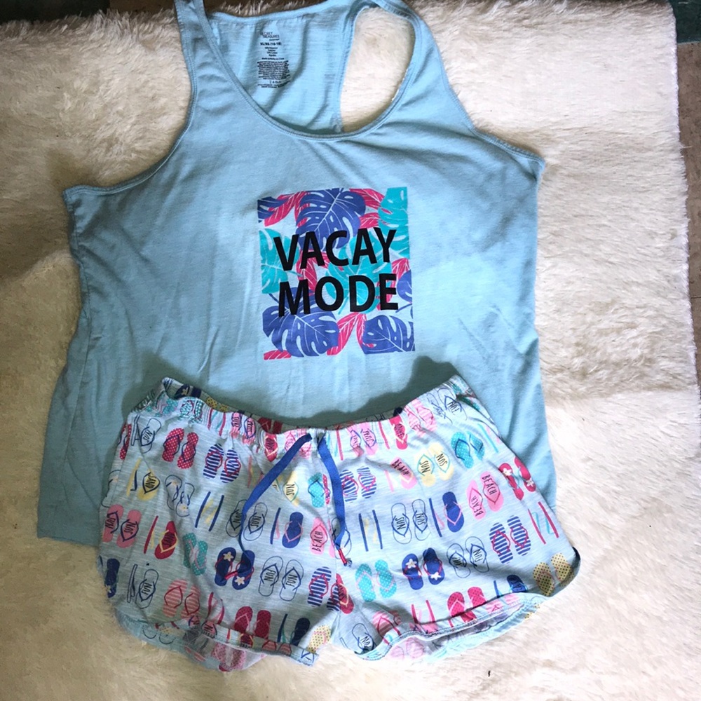 Pajamas(sleep wear)